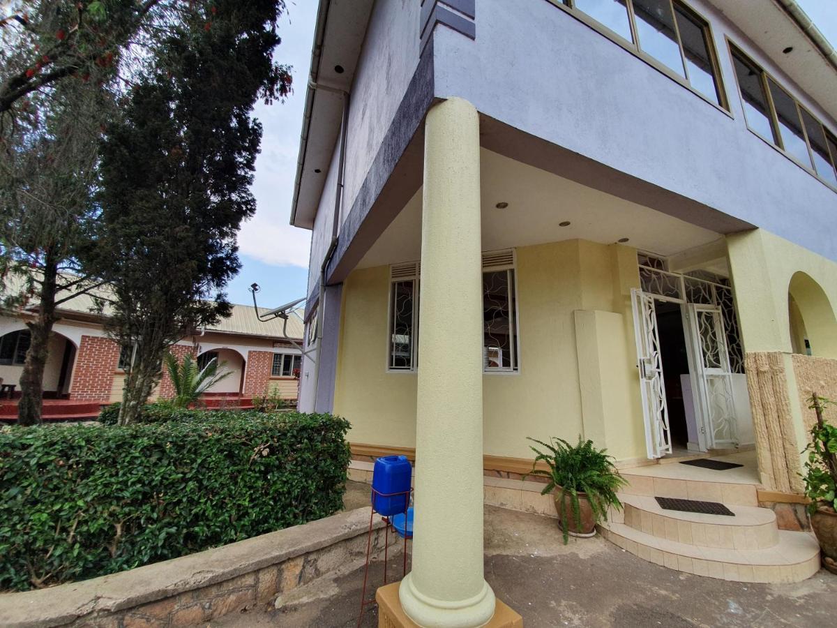 Annas Bed And Breakfast Entebbe Esterno foto