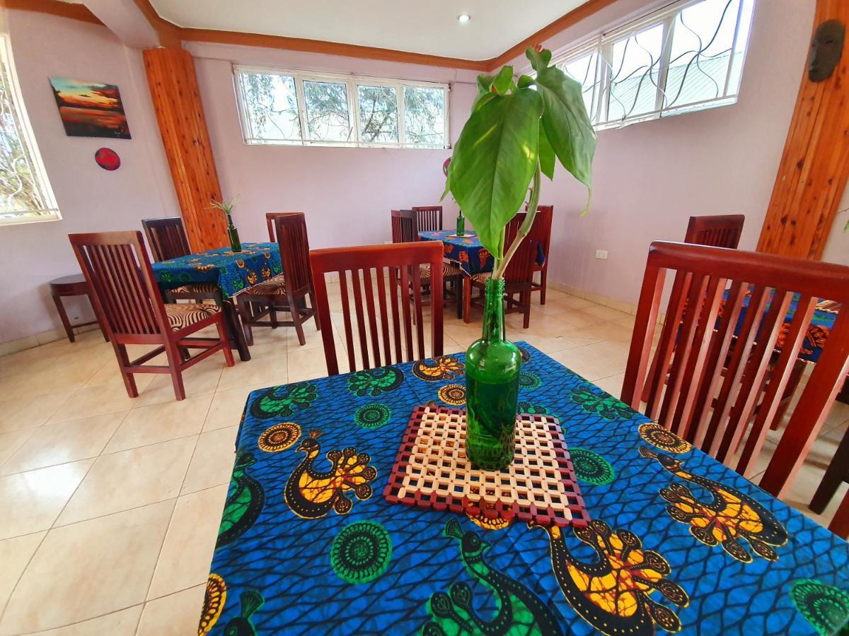 Annas Bed And Breakfast Entebbe Esterno foto