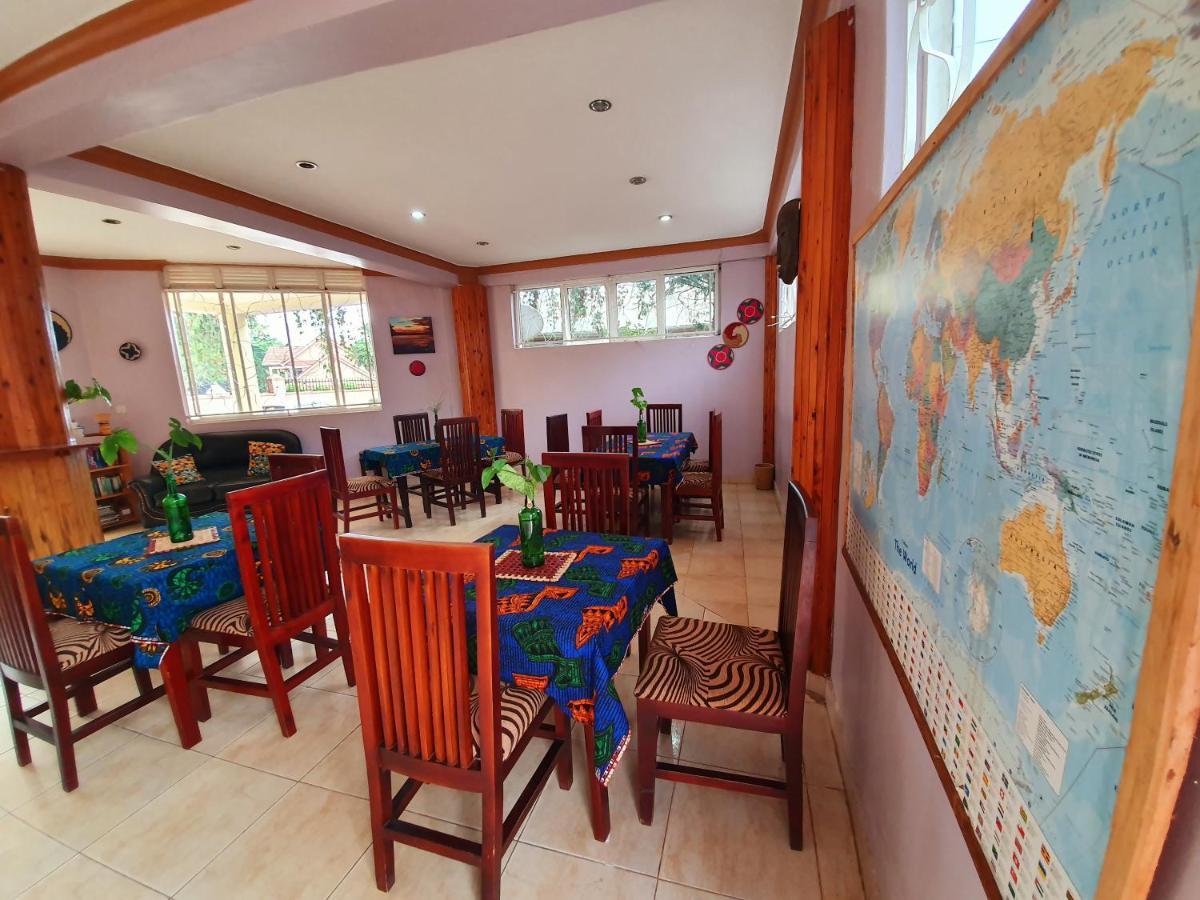 Annas Bed And Breakfast Entebbe Esterno foto