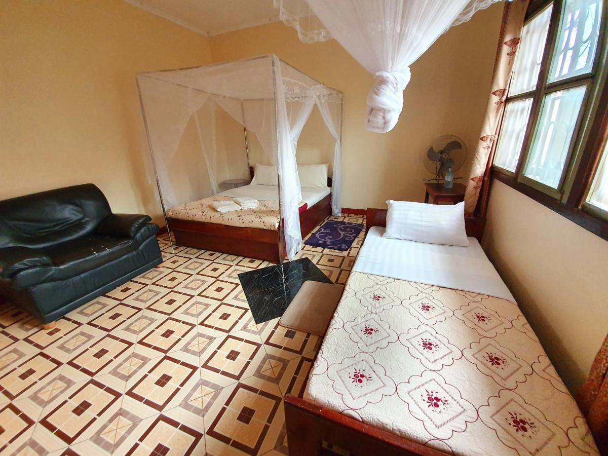 Annas Bed And Breakfast Entebbe Esterno foto