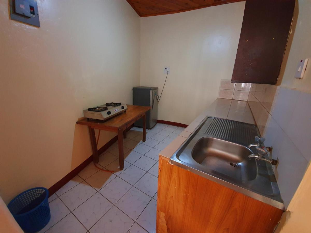 Annas Bed And Breakfast Entebbe Esterno foto