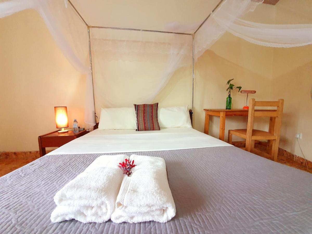 Annas Bed And Breakfast Entebbe Esterno foto